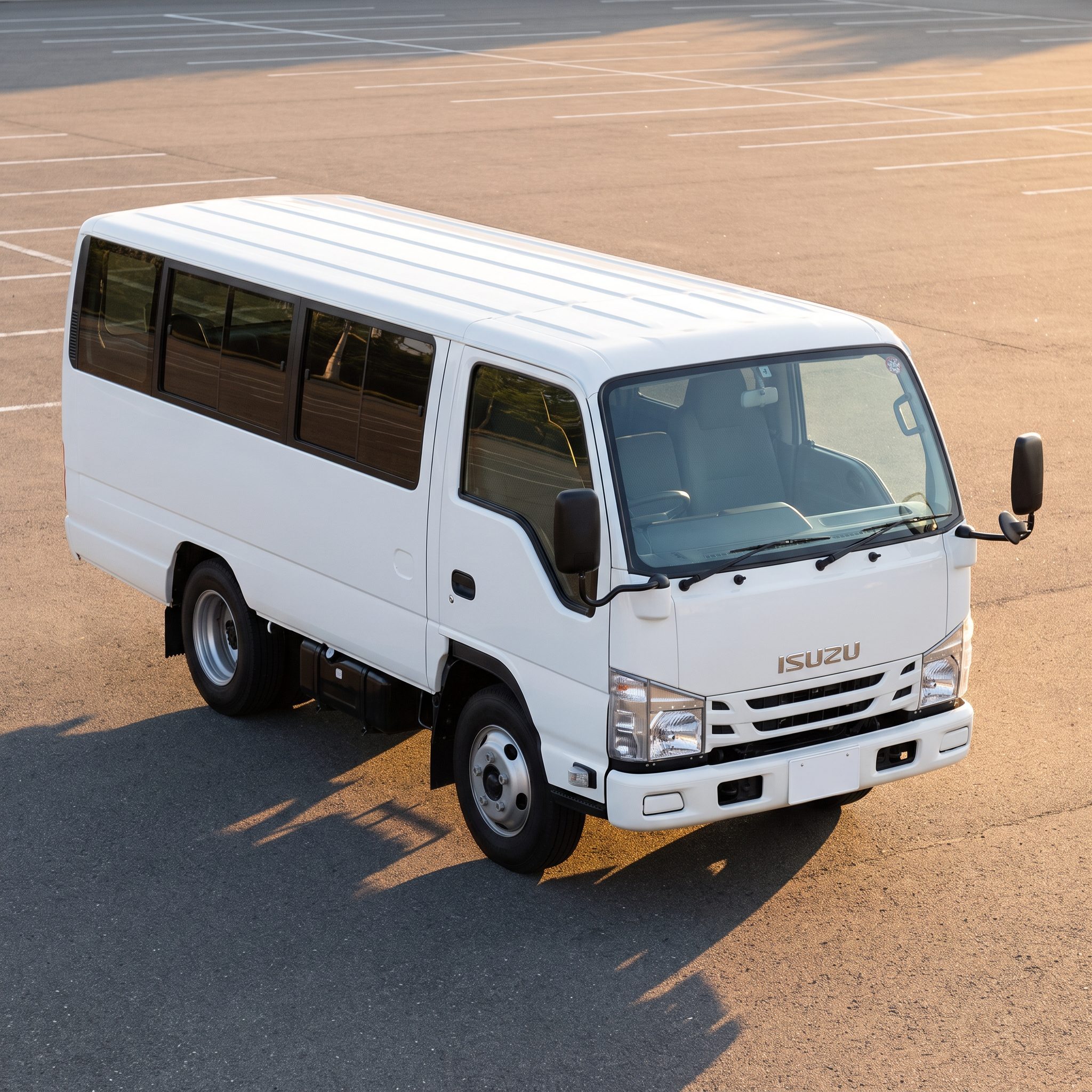 Isuzu Elf, armada 16 kursi